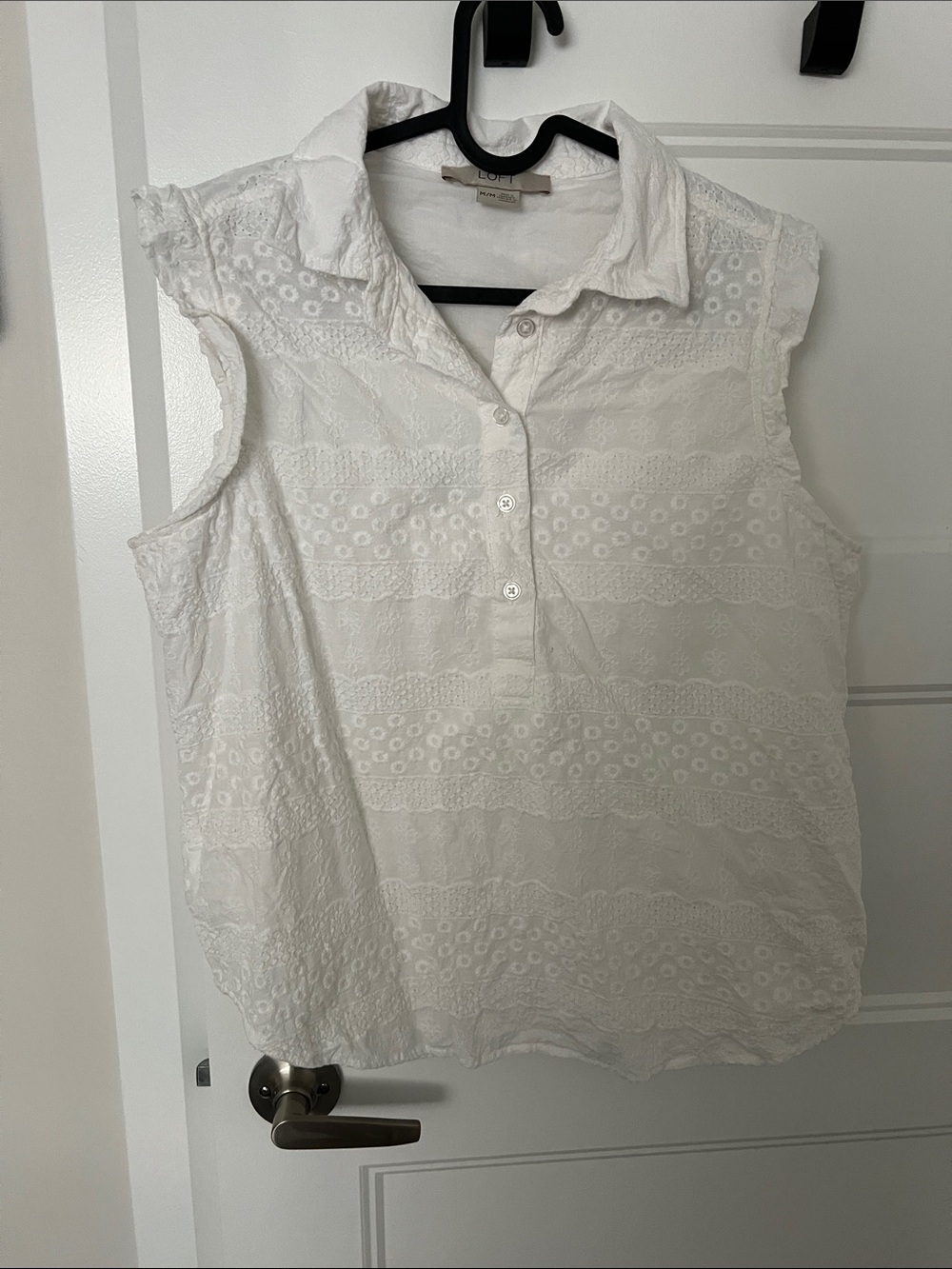 LOFT White Sleeveless Eyelet Collared Shell